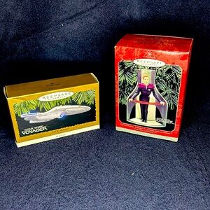 Star Trek‘Voyager’ Two vintage Hallmark Ornaments. USS Voyager & Captain Janeway